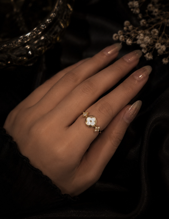 [AVEEN-RG-014] Clover Glow Ring